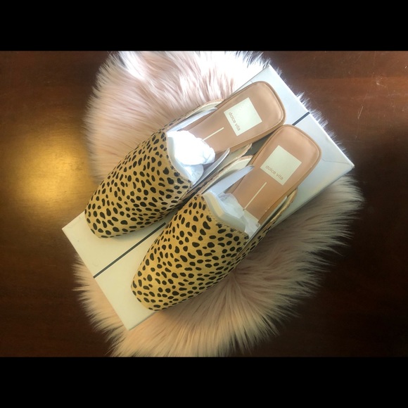 Woman’s shoes - Picture 1 of 7